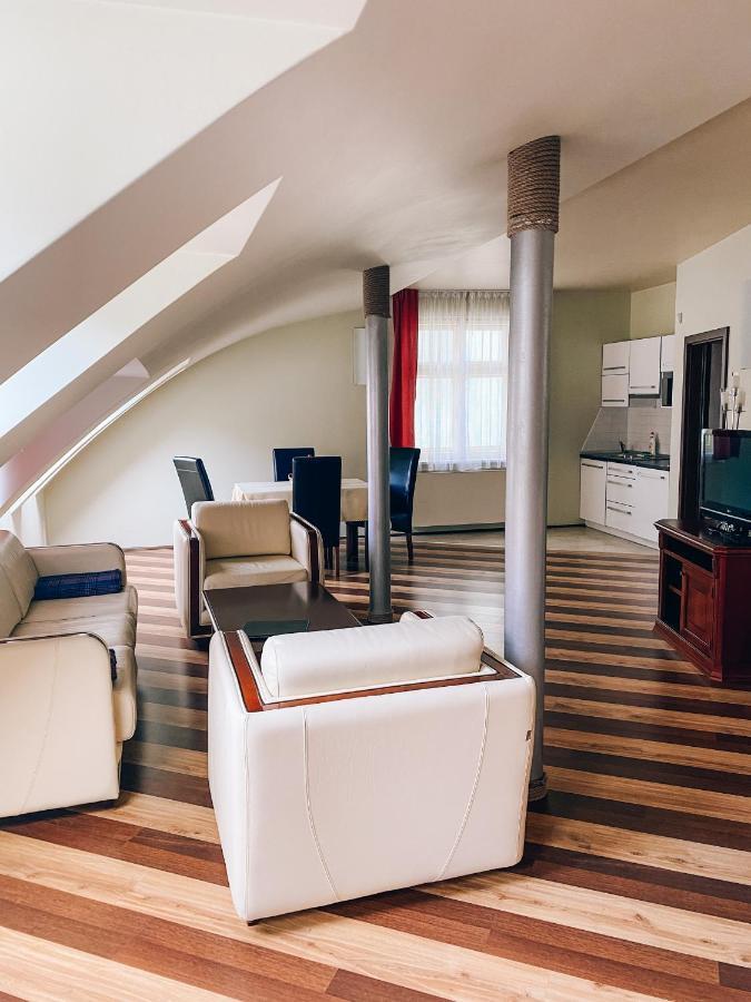 Riverside Apartments Thalia Karlovy Vary Kültér fotó
