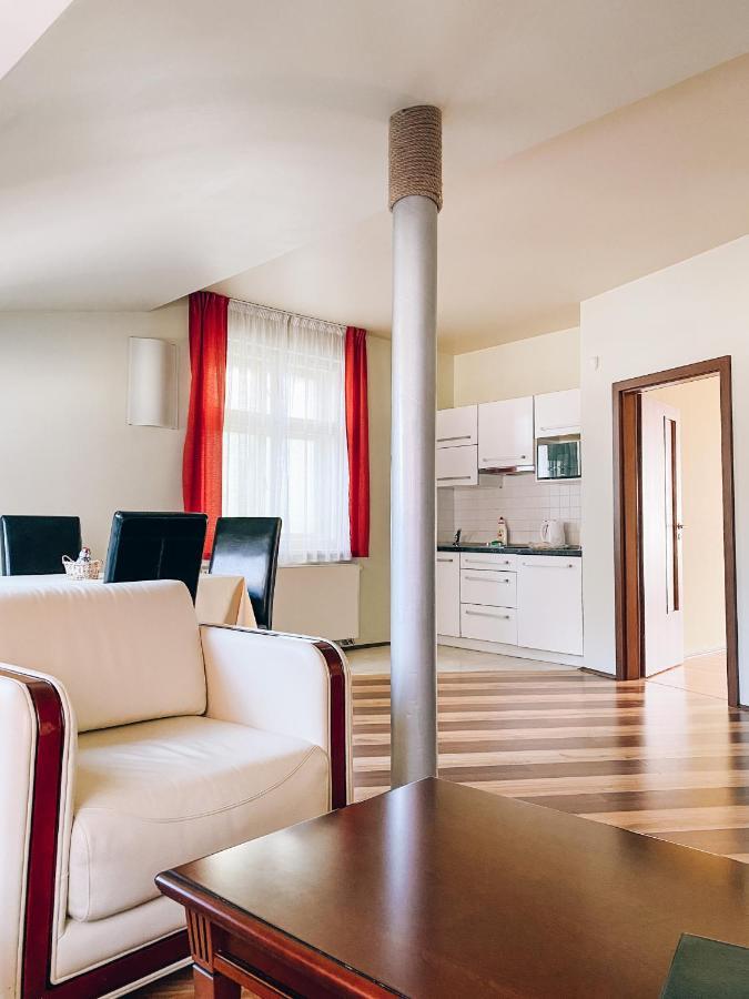 Riverside Apartments Thalia Karlovy Vary Kültér fotó